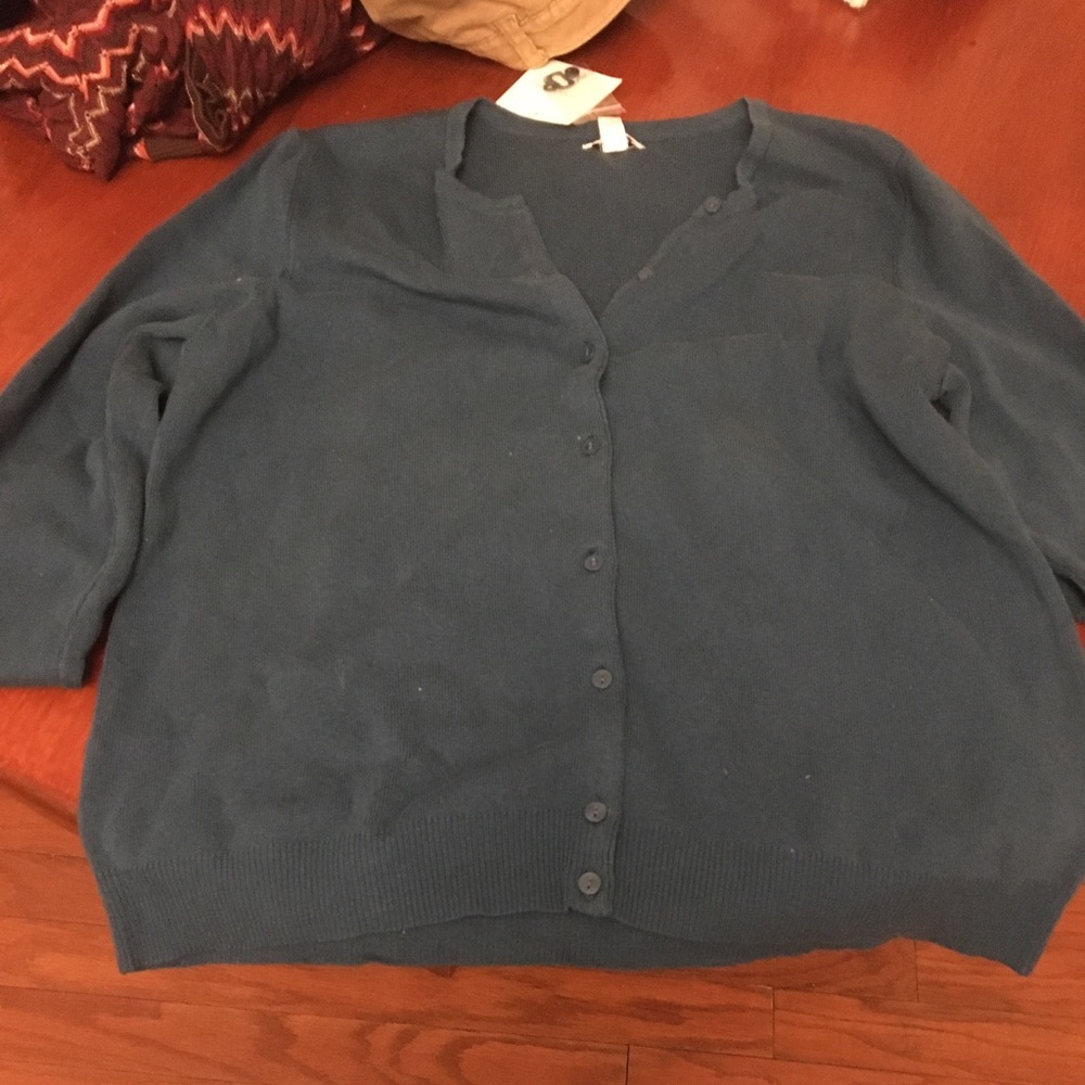 Very cute sweater!